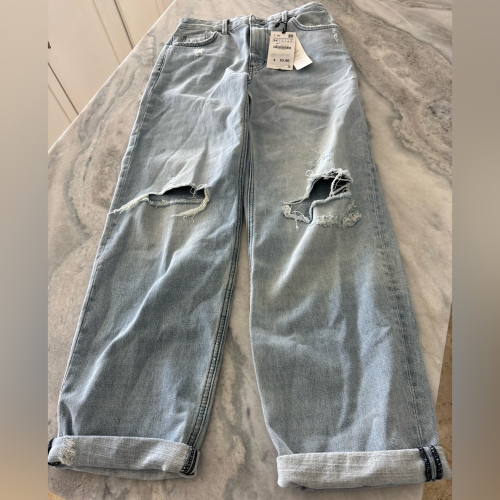 Zara distressed boyfriend jeans (NWT)